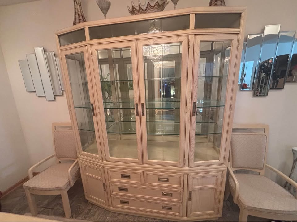 Stanley Furniture Dining Set - Table, China Cabinet, 6 Chairs, S - photo 2