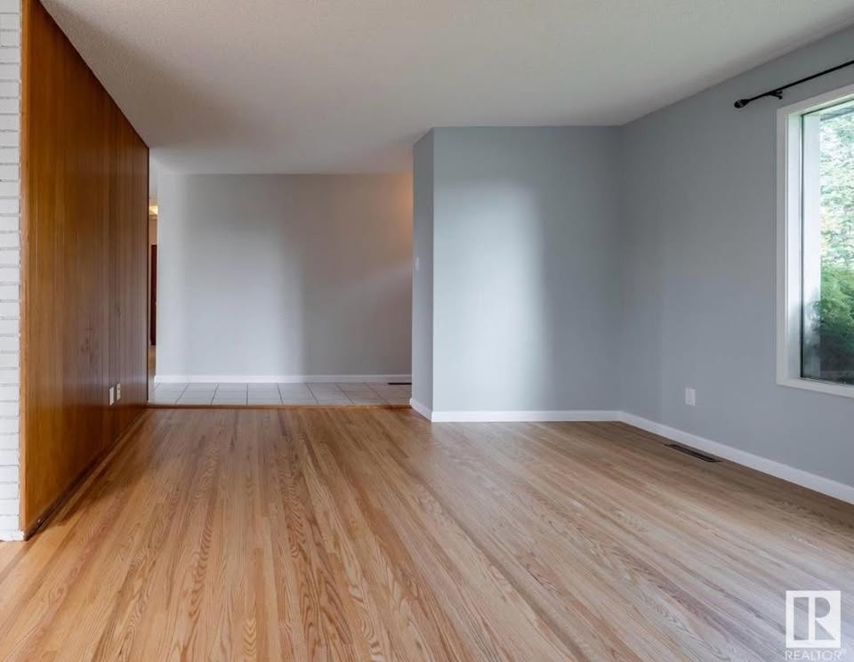 6 Beds 3 Baths - House