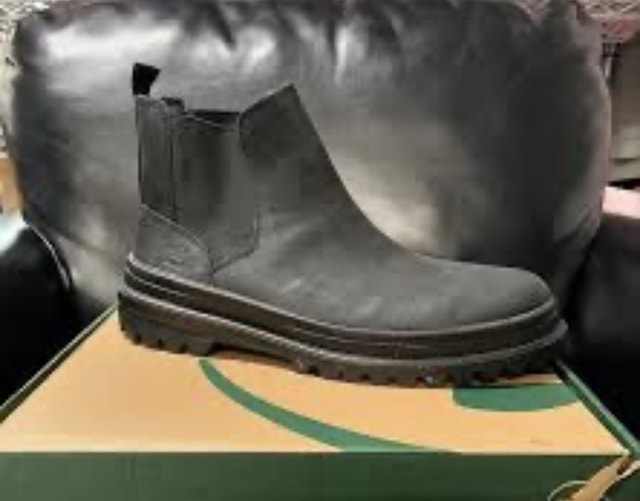 Brand New Kamik Chelsea Men’s Smart Casual Boots