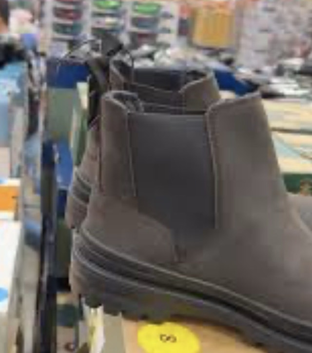 Brand New Kamik Chelsea Men’s Smart Casual Boots - photo 3