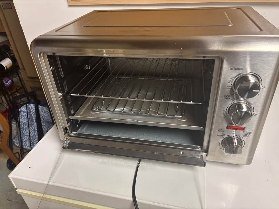 Hamilton Beach Countertop Oven w/ Convection & Rotisserie - photo 2