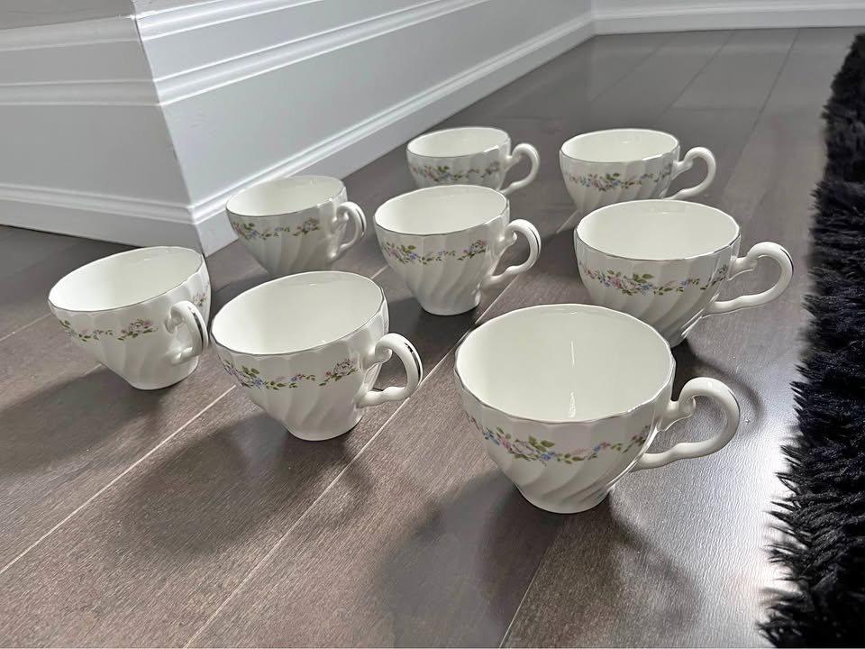 Johnson Bros England Tea Cups Set