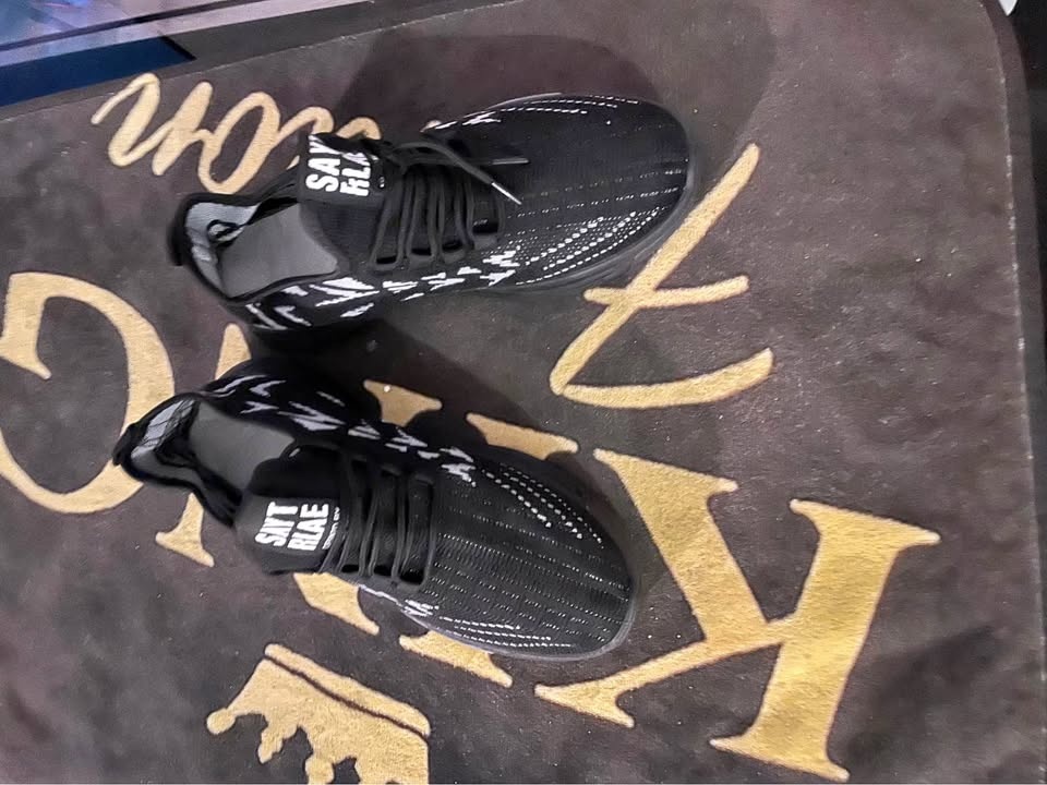Men’s breathable sports shoes