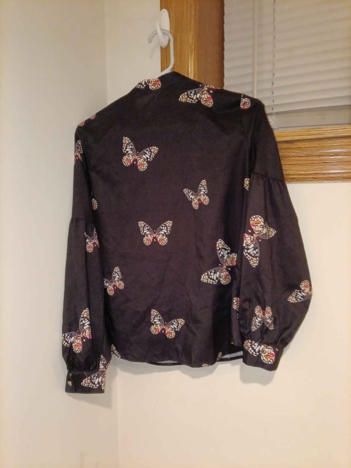 Various Women's Blouses - photo 2