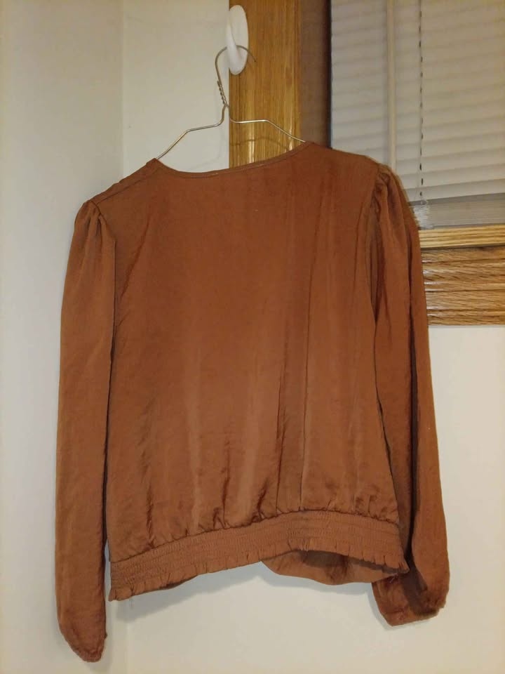 Various Women's Blouses - photo 5