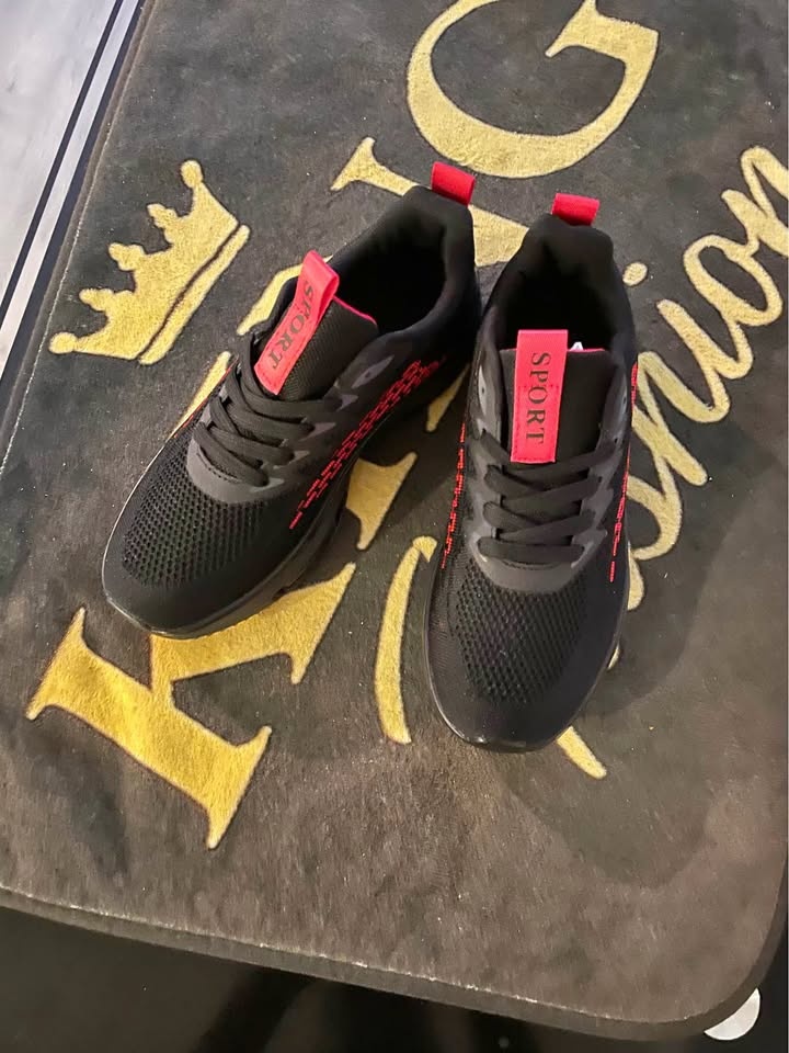 Men’s breathable running shoes