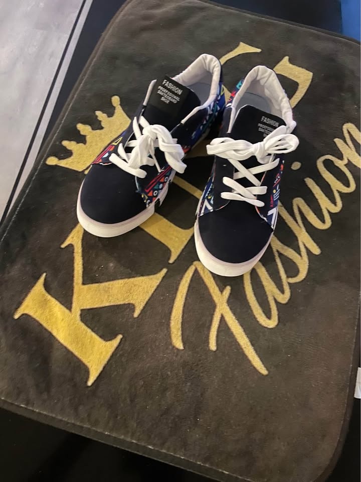 Men stylish graffiti print canvas shoes - photo 2