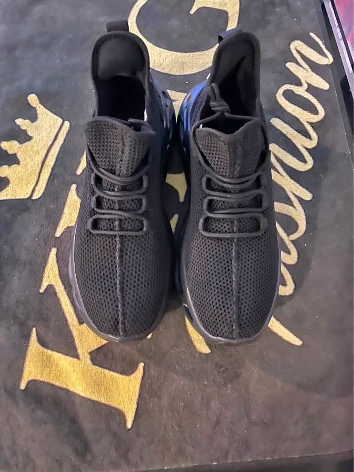 Men’s lightweight running shoes