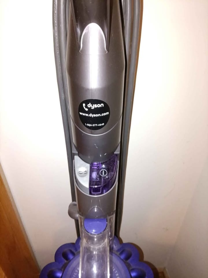 Dyson vacuum - photo 3