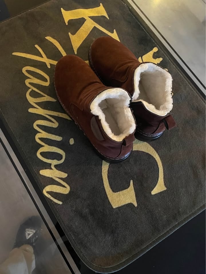 Unisex Stylish Short Boots with Soft Soles - photo 2