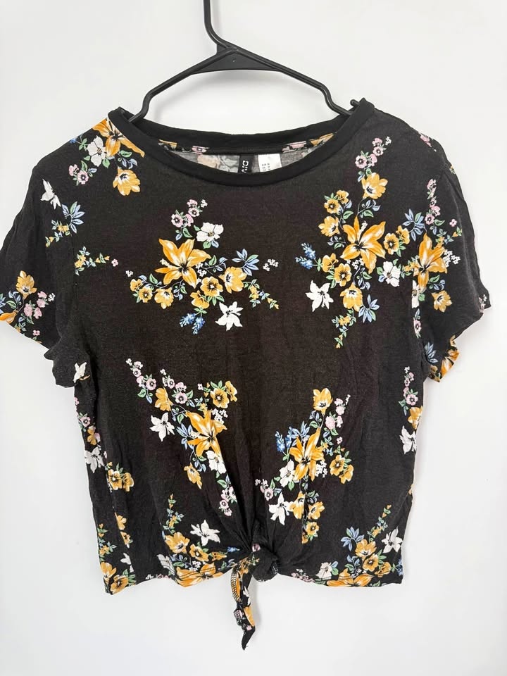 H&M Floral Tie Front Crop Top Medium