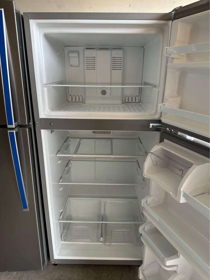 30” WHIRLPOOL REFRIGERATOR STAINLESS STEEL - photo 2