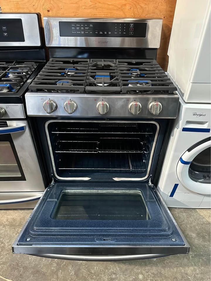 30" SAMSUNG PROPANE GAS STOVE STAINLESS STEEL CONVECTION OVEN - photo 3