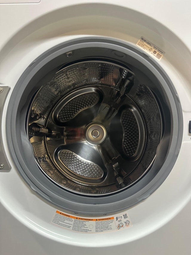27” LG Integrated Washer Dryer Stacked Tower - photo 3
