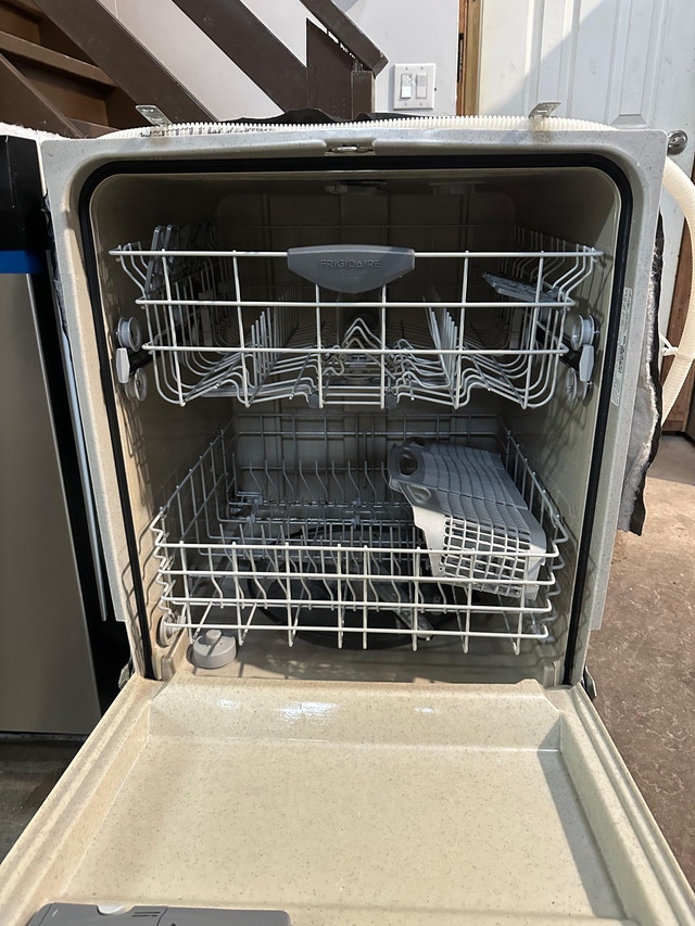 24” Frigidaire Gallery Built-In Dishwasher - Stainless Steel - photo 3