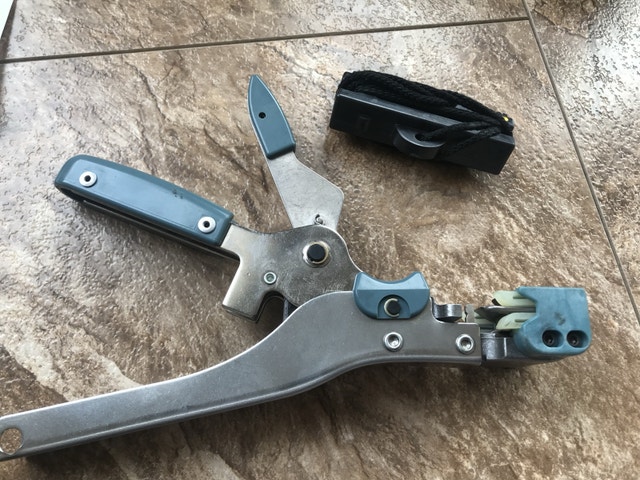 AMP Tyco VS3 Picabond Crimp Tool - photo 2