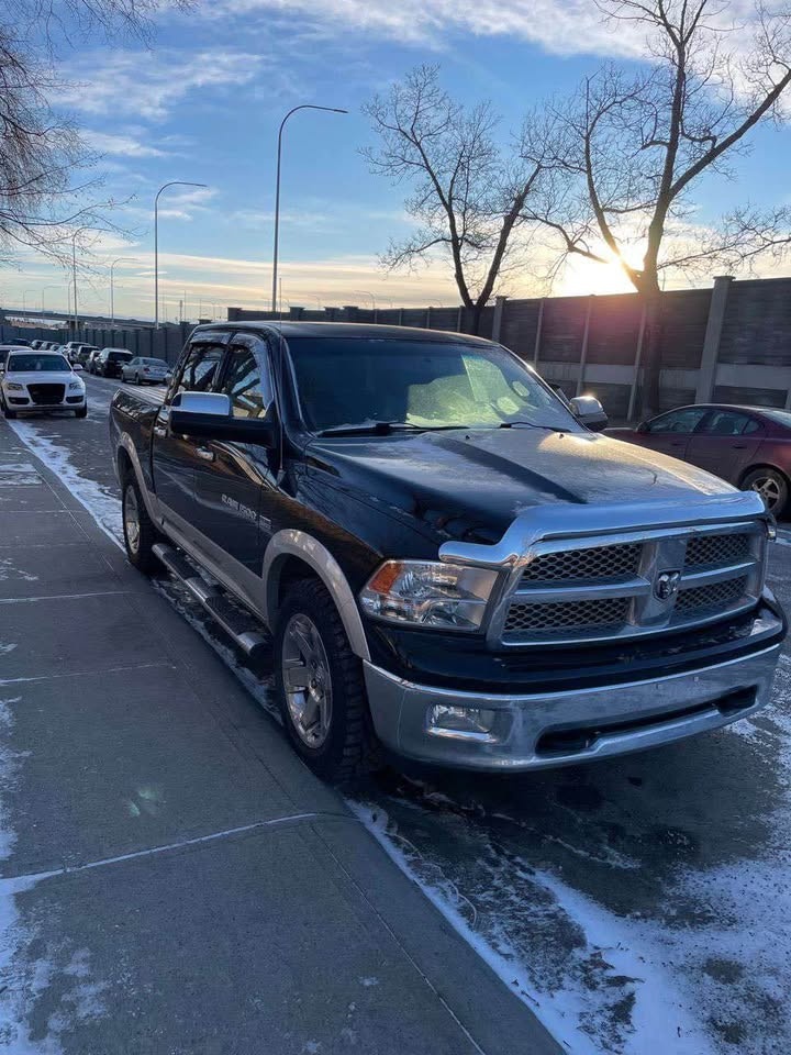 2012 Dodge Ram 1500 Crew Cab Laramie - photo 3