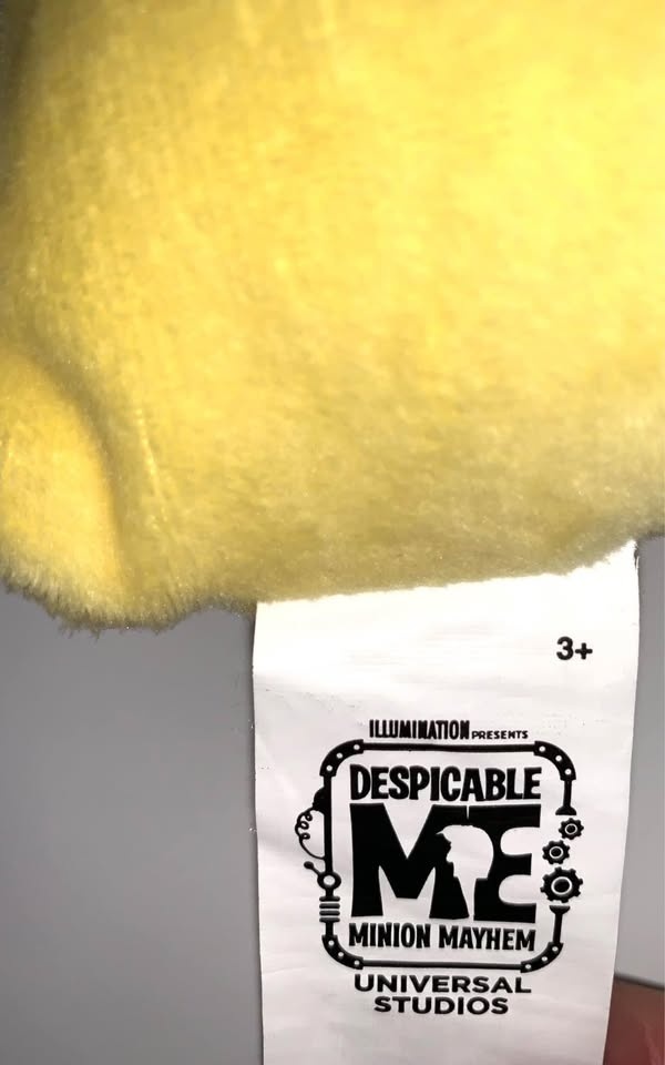Despicable me MINIONS PILLOW, new, Universal Studios TM, square - photo 3