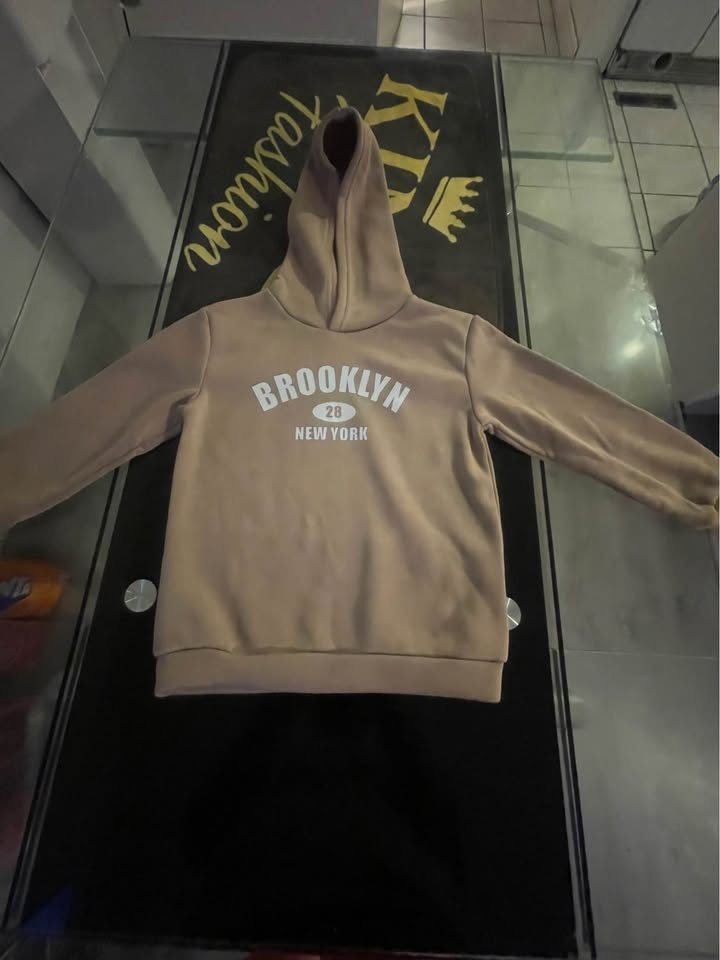 Boy’s stylish hooded sweater - photo 2