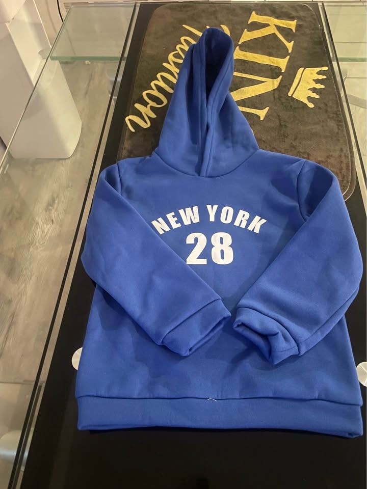 Boy’s stylish hooded sweater - photo 2