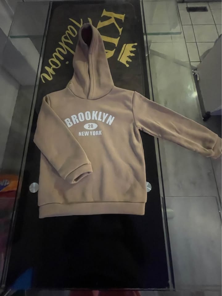 Boy’s stylish hooded sweater - photo 3