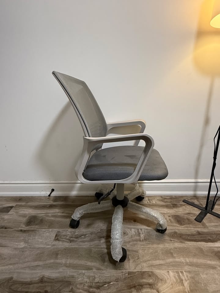 COMPUTER / OFFICE CHAIR – GREAT CONDITION - photo 2