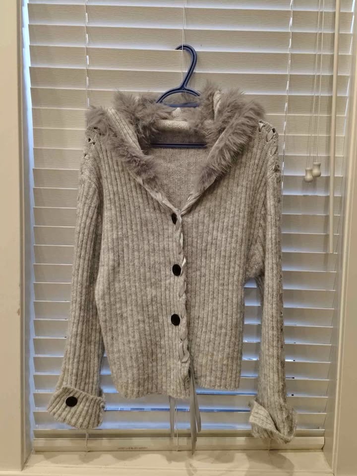 Women's Button-Up Sweater with Fur Collar