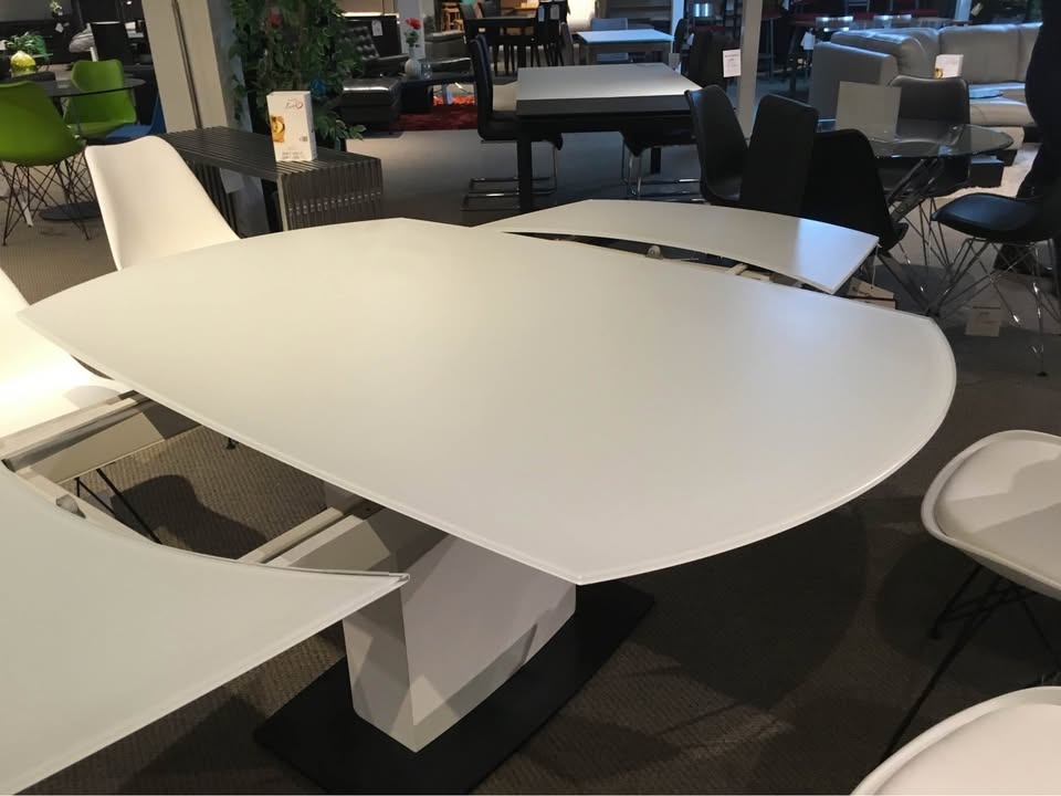 ScanDesign Balboa Expandable Table + 4 Leather Chairs - photo 3