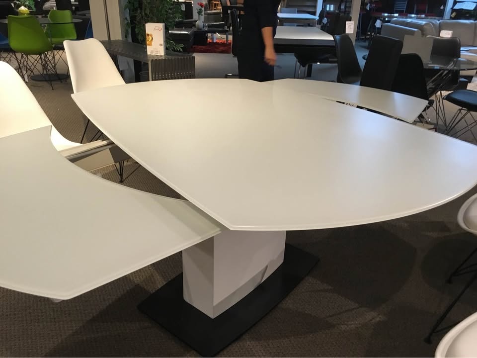 ScanDesign Balboa Expandable Table + 4 Leather Chairs - photo 4