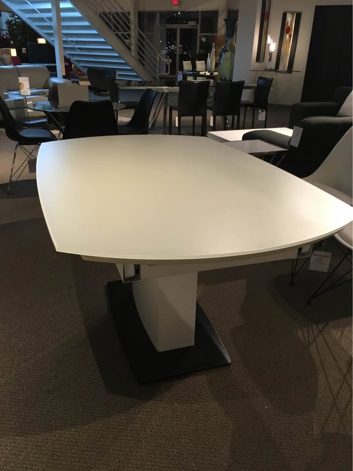 ScanDesign Balboa Expandable Table + 4 Leather Chairs - photo 5