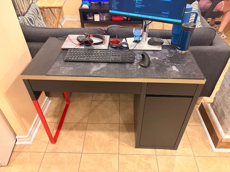 IKEA Micke Desk - photo 4