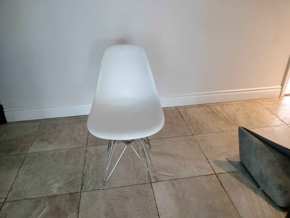 4 Chairs