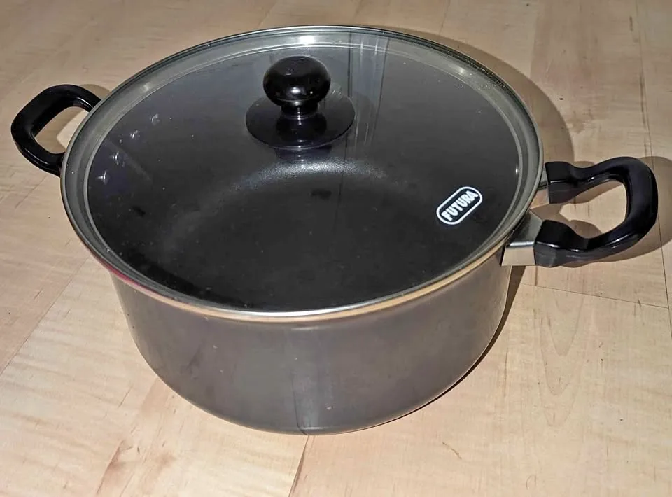 Futura Nonstick Stewpot with Glass Lid – 5 Litre thumbnail