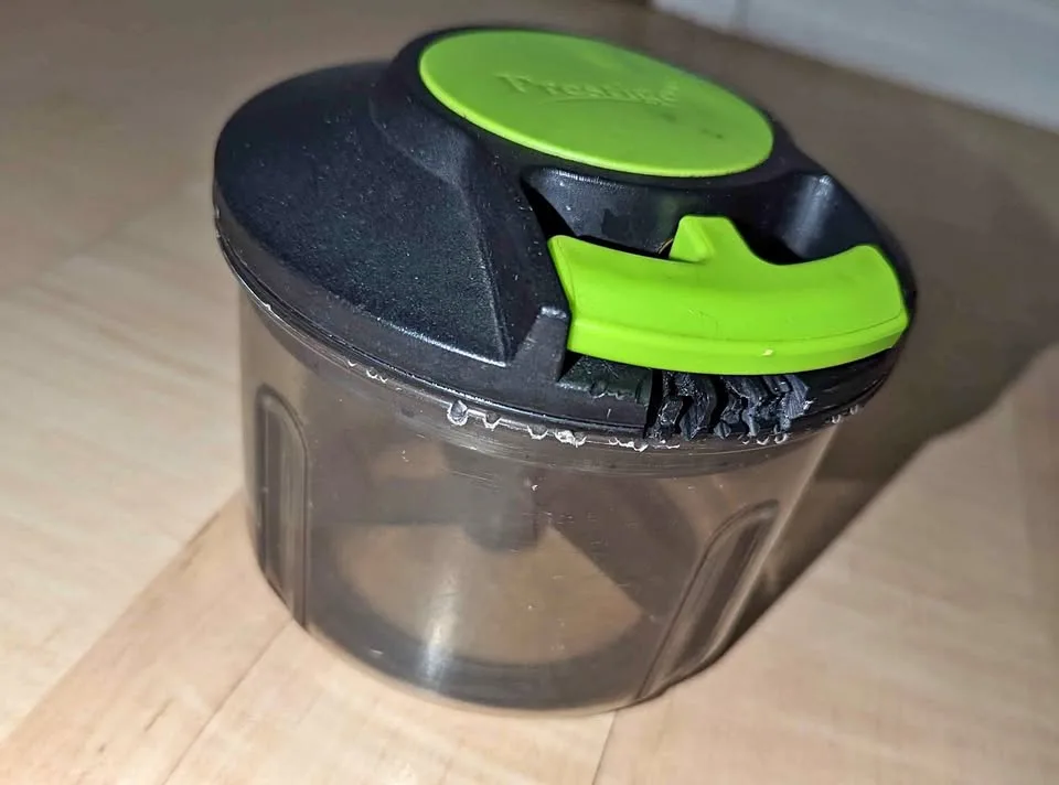 Manual Food Processor / Vegetable Chopper thumbnail