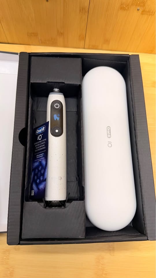 Oral-B iO Series 10 Rechargeable Electric Toothbrush - photo 2