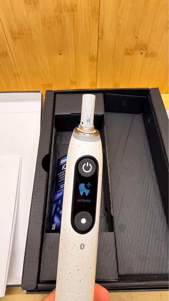 Oral-B iO Series 10 Rechargeable Electric Toothbrush - photo 5