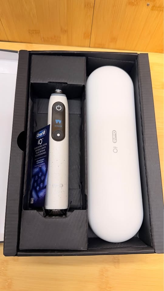 Oral-B iO Series 10 Rechargeable Electric Toothbrush - photo 3