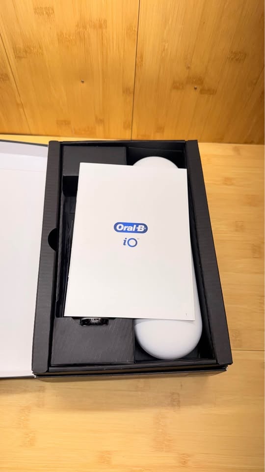 Oral-B iO Series 10 Rechargeable Electric Toothbrush - photo 4
