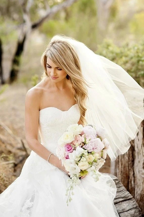 Designer White Fingertip Wedding Veil (Ivory)