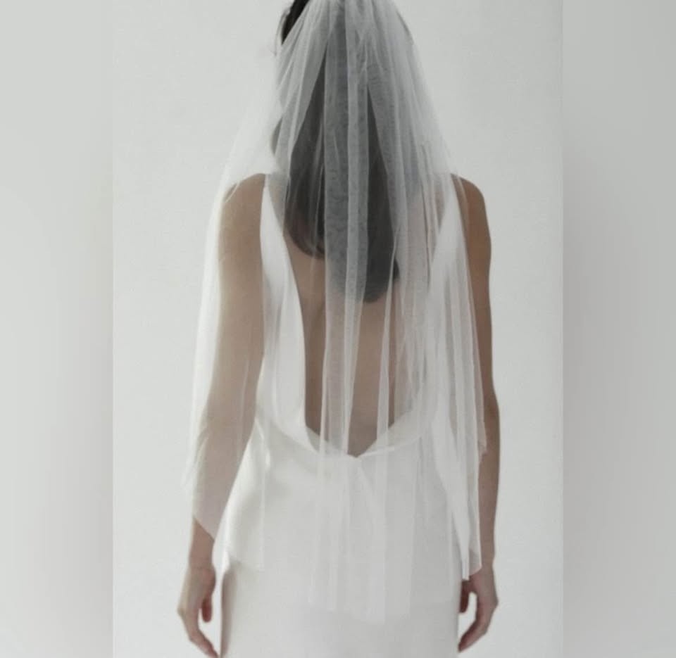 Designer White Fingertip Wedding Veil (Ivory) - photo 2