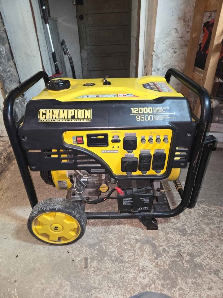 Champion 12000W/9500W Generator - Electric Start