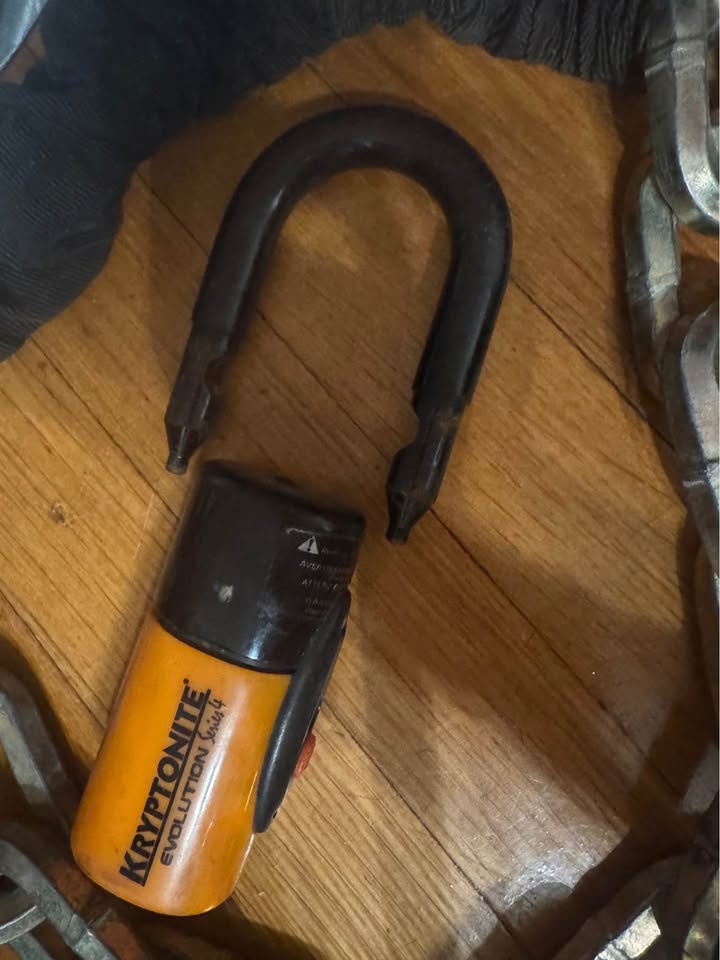 Kryptonite Evolution Series 4 Chain Lock + Keys – $120 - photo 2