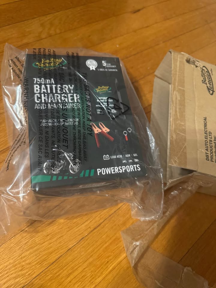 Battery Tender Junior 750mA Charger/Maintainer - photo 2