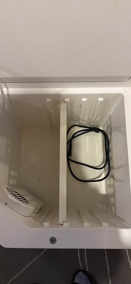 Igloo Portable Fridge 21" x 21" x 17"H - photo 3