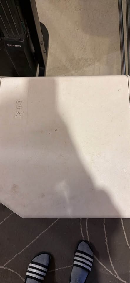 Igloo Portable Fridge 21" x 21" x 17"H - photo 4