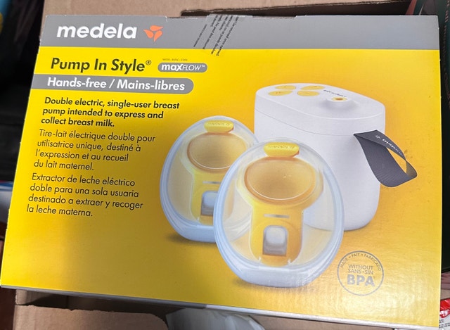 BNIB Medela Pump In Style MaxFlow Breast Pump