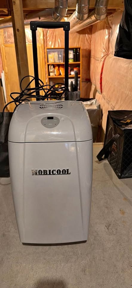 Mobicool W18 DC Portable Mini Fridge