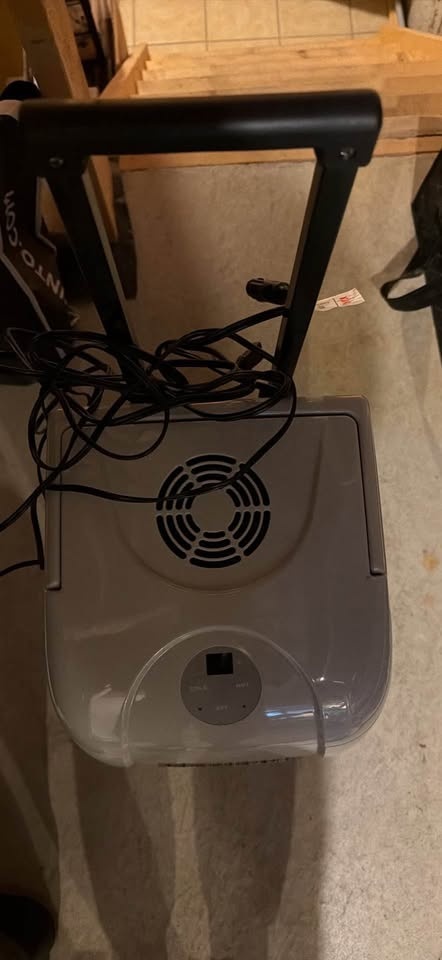 Mobicool W18 DC Portable Mini Fridge - photo 2
