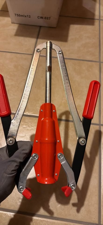 Double lever wine corker - photo 2