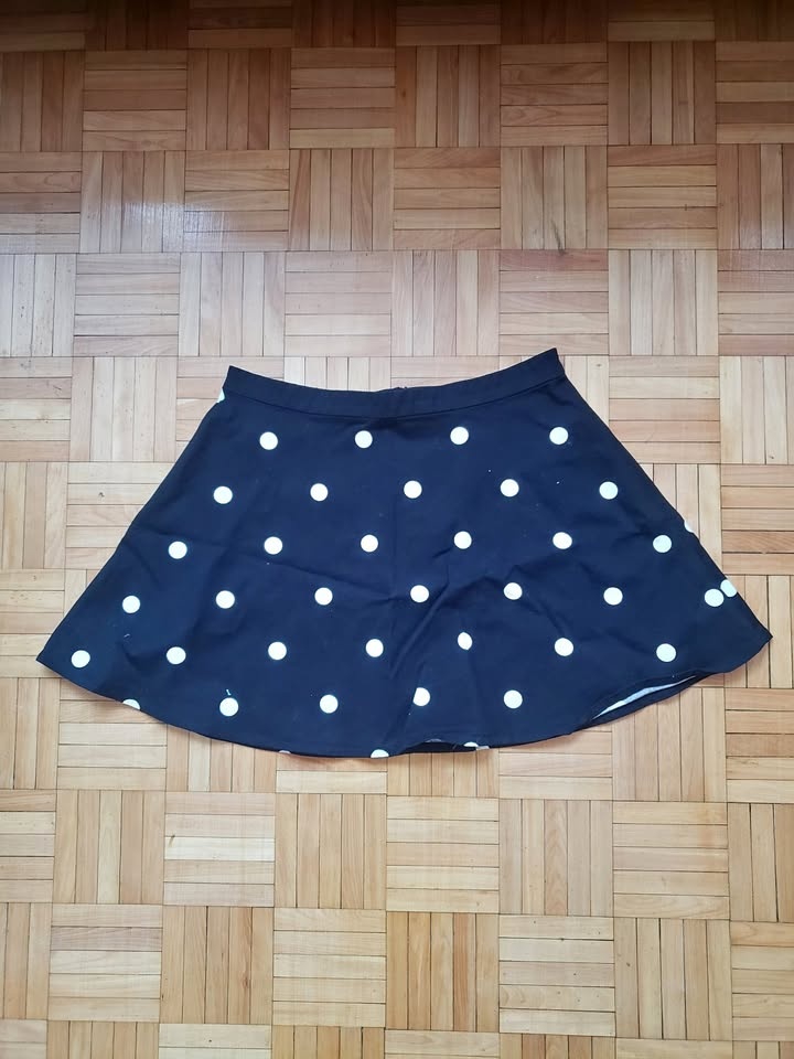 H&M Divided Black White Polka Dot Circle Skirt US 8